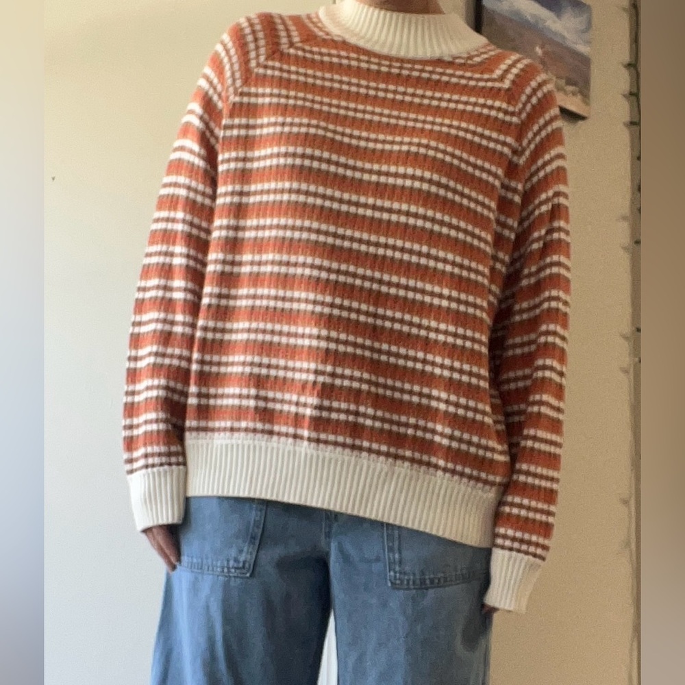 Chic Striped Turtleneck Sweater in orange and Cream